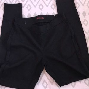 Plain black leggings